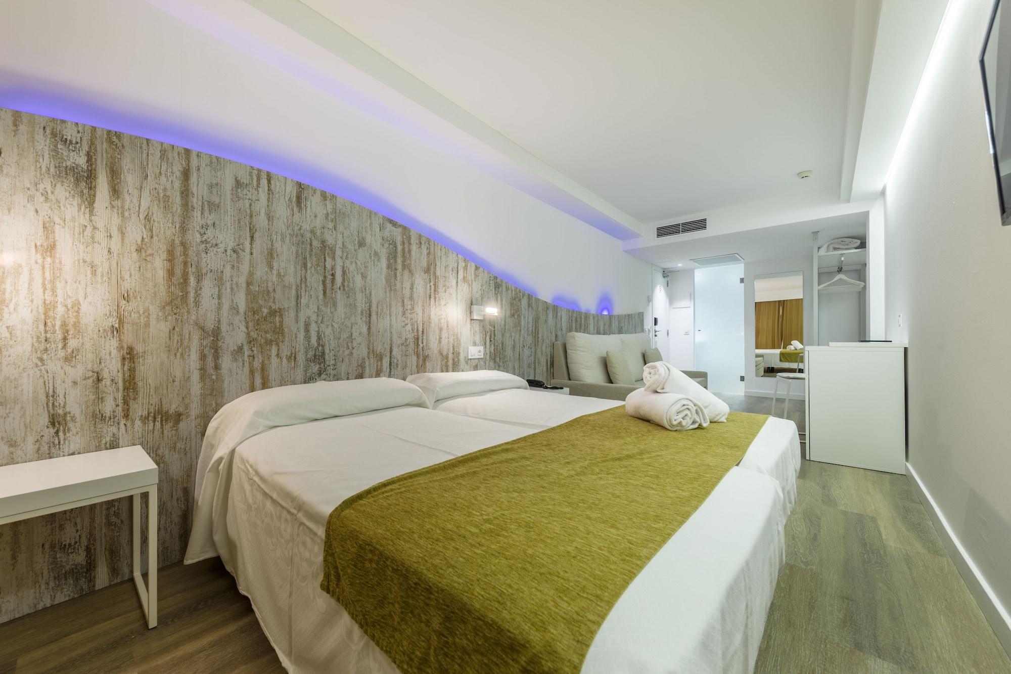 Welikehotel Triton Beach (Adults Only) Cala Ratjada  Bagian luar foto