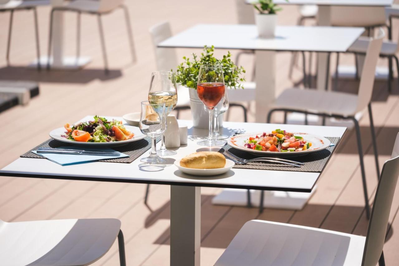 Welikehotel Triton Beach (Adults Only) Cala Ratjada  Bagian luar foto